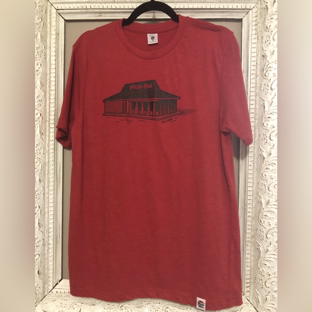 Authentic Vintage Pizza Hut Employee T-shirt. Size Medium ❣️